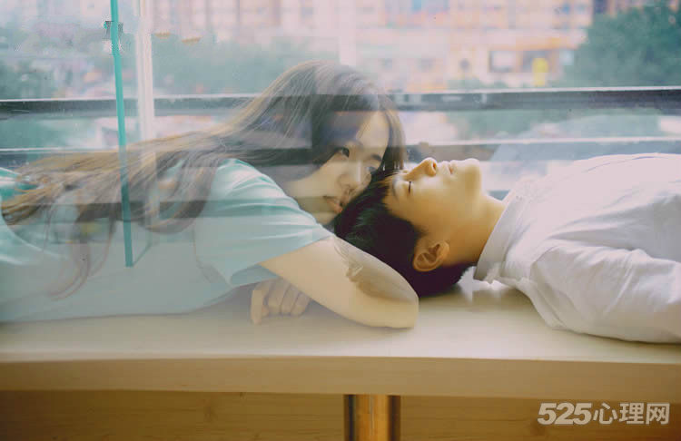 和女朋友异地恋该如何经营?_525心理网