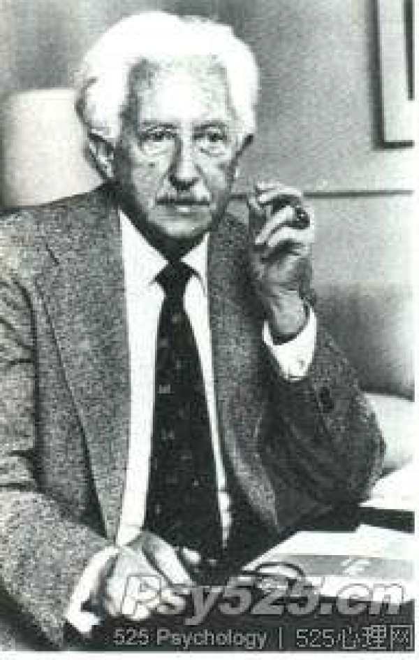 爱利克·埃里克(Erik&nbsp;H&nbsp;Erikson,1902—1994)森美国神经病学家、发展心理学家和精神分析学家。他提出人格的社会心理发展理论，把心理的发展划分为八个阶段，指出每一阶段的特殊社会心理任务；并认为每一阶段都有一个特殊矛盾，矛盾的顺利解决是人格健康发展的前提。